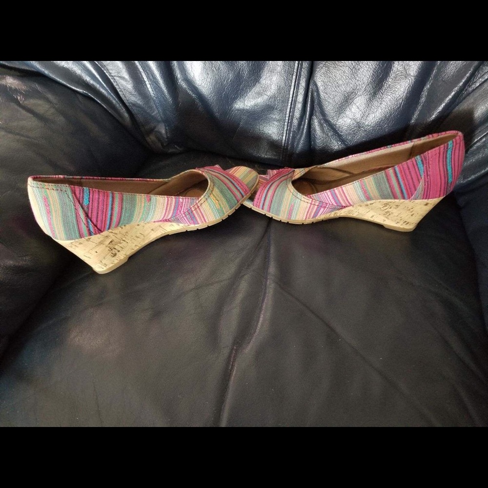 Sandals - Picture 2 of 2